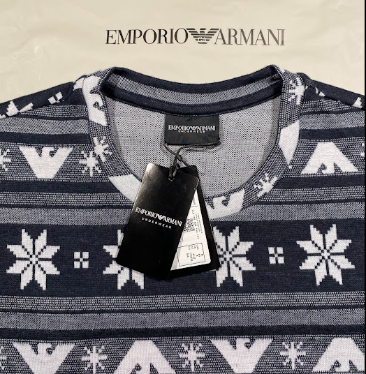 Чоловіча піжама від Emporio Armani з новорічним дизайном &mdash; темно-синя, з орнаментом сніжинок і лого Emporio Armani EM 000617 AF 15009 MB187 фото